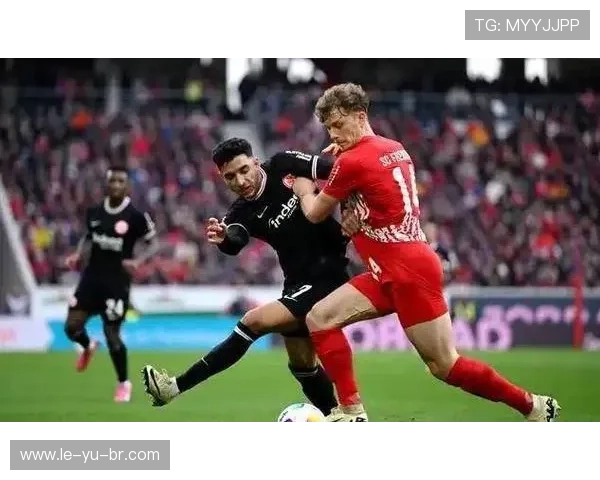 弗赖堡凭控球优势延续不败势头,战术灵活打破对手防线