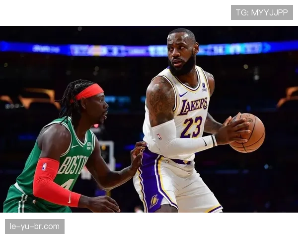 阿伦全明星赛三分球闪耀全场,再度证明自己仍是联盟顶级射手