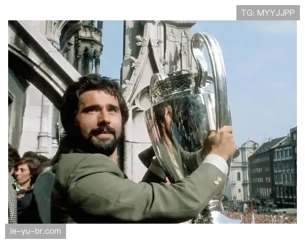 德国穆勒老将价值再受瞩目,职业生涯传奇延续引热议 德国穆勒老将价值再受瞩目,职业生涯传奇延续引热议