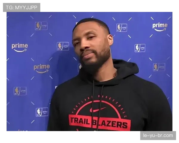 利拉德休赛期天天凌晨四点打卡训练馆，邻居以为他家闹鬼