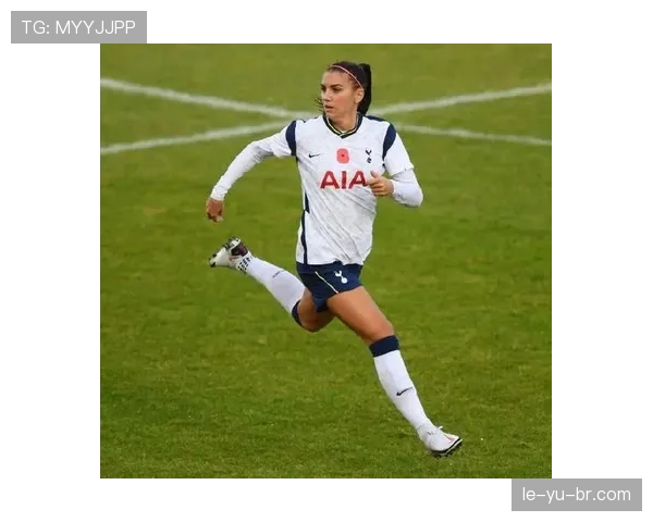 亚历克斯·摩根这生活真是反差大，赛场上女战神，私下却超宠孩子的样子让人怀疑人生！